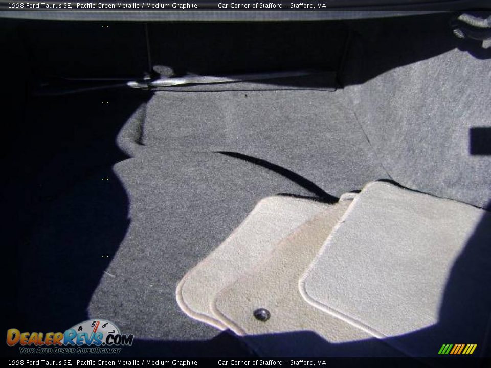 1998 Ford Taurus SE Pacific Green Metallic / Medium Graphite Photo #12