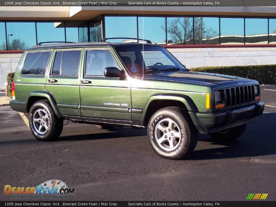 1998 Jeep Cherokee Classic 4x4 Emerald Green Pearl / Mist Gray Photo #1