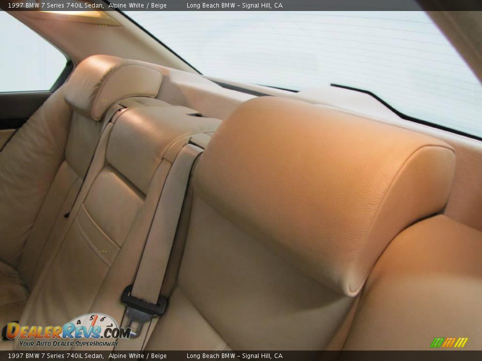 1997 BMW 7 Series 740iL Sedan Alpine White / Beige Photo #26