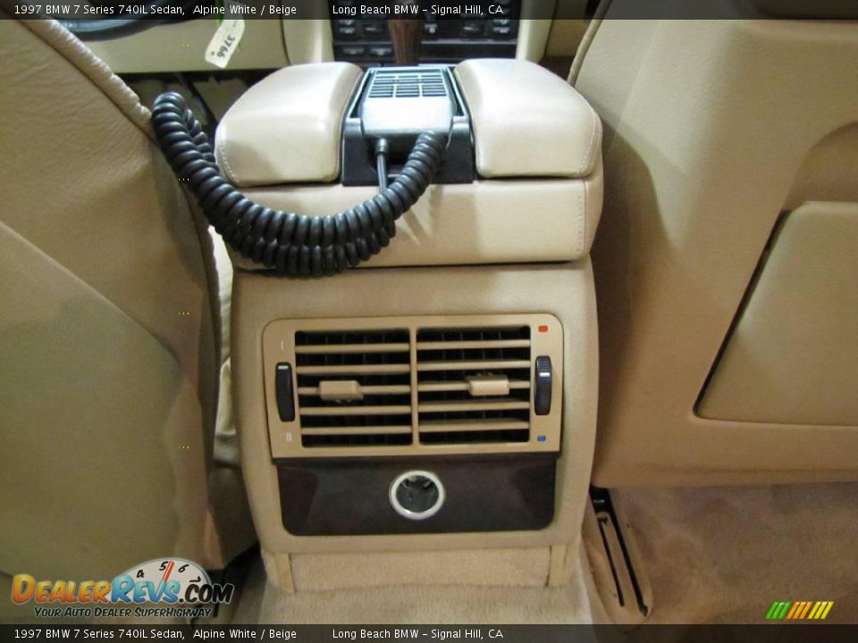 1997 BMW 7 Series 740iL Sedan Alpine White / Beige Photo #27