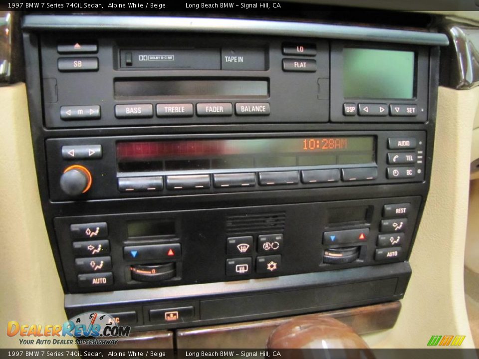 1997 BMW 7 Series 740iL Sedan Alpine White / Beige Photo #32
