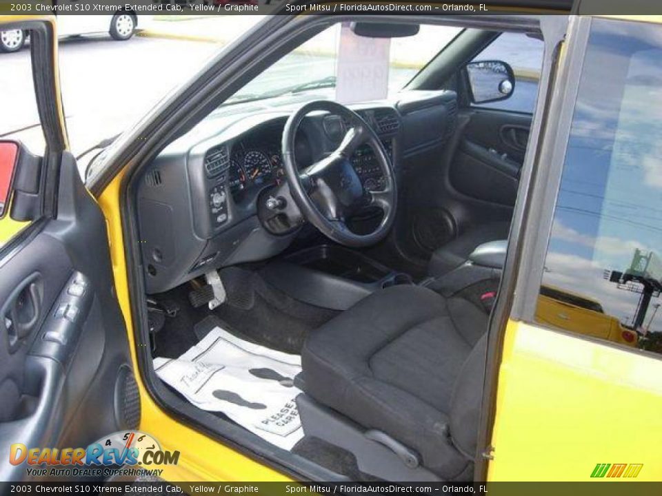 2003 Chevrolet S10 Xtreme Extended Cab Yellow / Graphite Photo #7