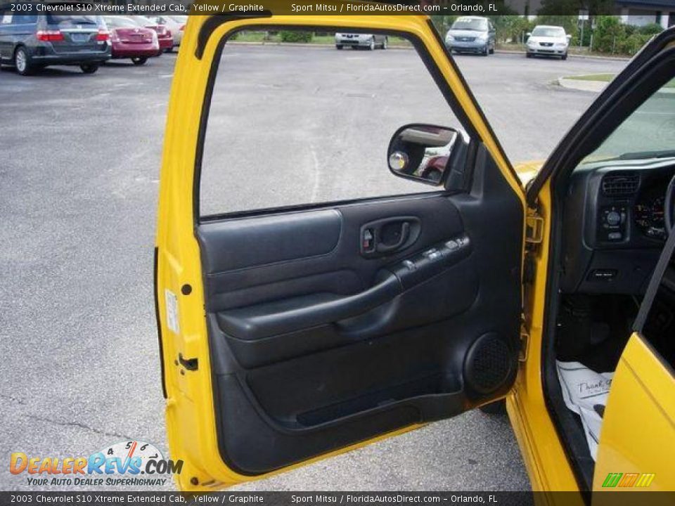 2003 Chevrolet S10 Xtreme Extended Cab Yellow / Graphite Photo #8