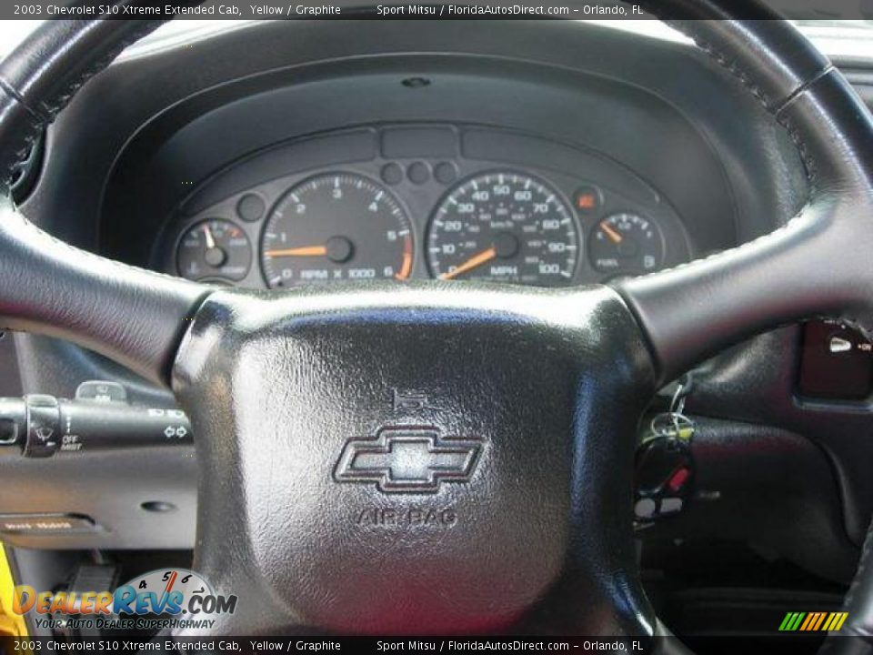 2003 Chevrolet S10 Xtreme Extended Cab Yellow / Graphite Photo #9