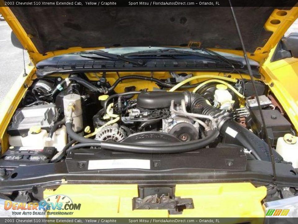 2003 Chevrolet S10 Xtreme Extended Cab Yellow / Graphite Photo #13