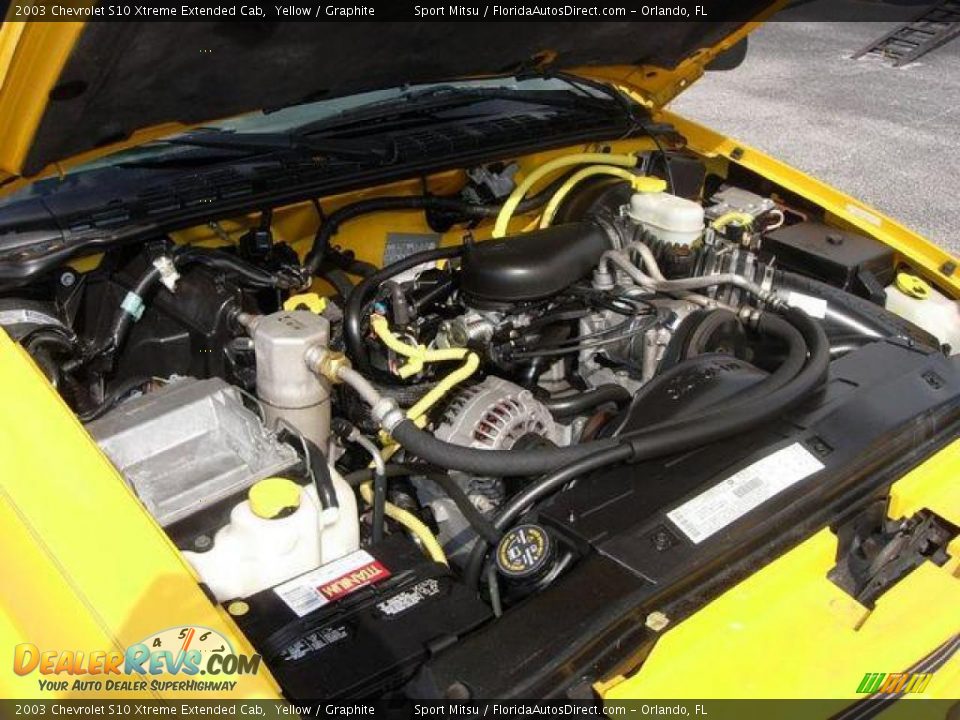 2003 Chevrolet S10 Xtreme Extended Cab Yellow / Graphite Photo #14