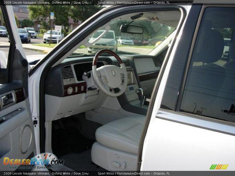 2006 Lincoln Navigator Ultimate Oxford White / Dove Grey Photo #6