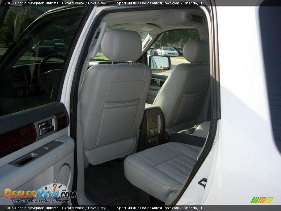 2006 Lincoln Navigator Ultimate Oxford White / Dove Grey Photo #8
