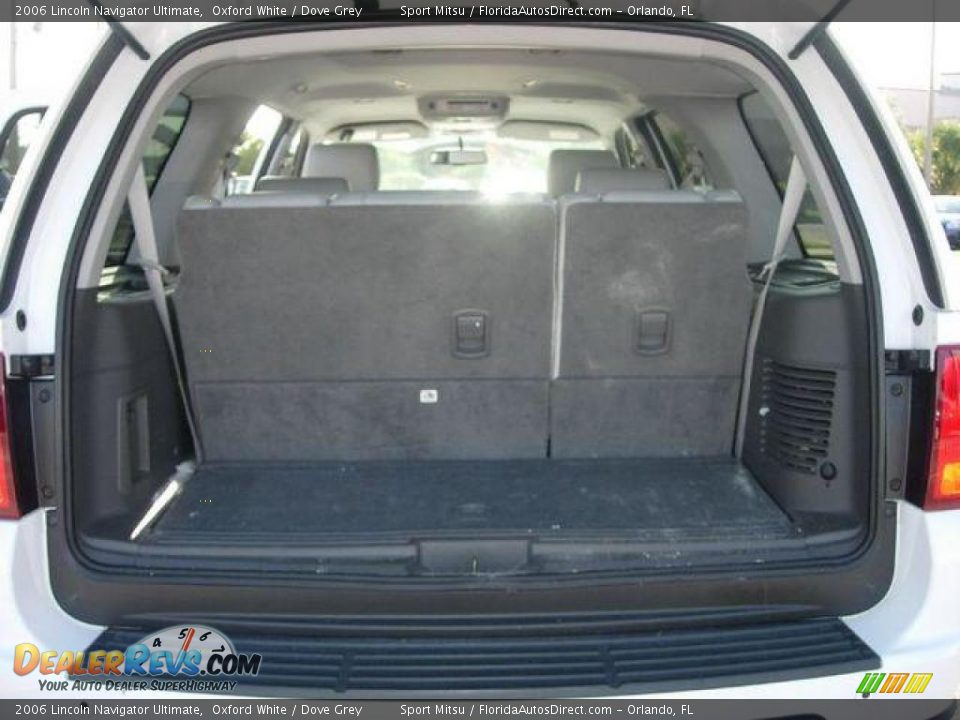 2006 Lincoln Navigator Ultimate Oxford White / Dove Grey Photo #11