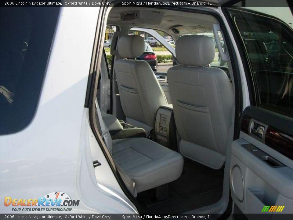 2006 Lincoln Navigator Ultimate Oxford White / Dove Grey Photo #14