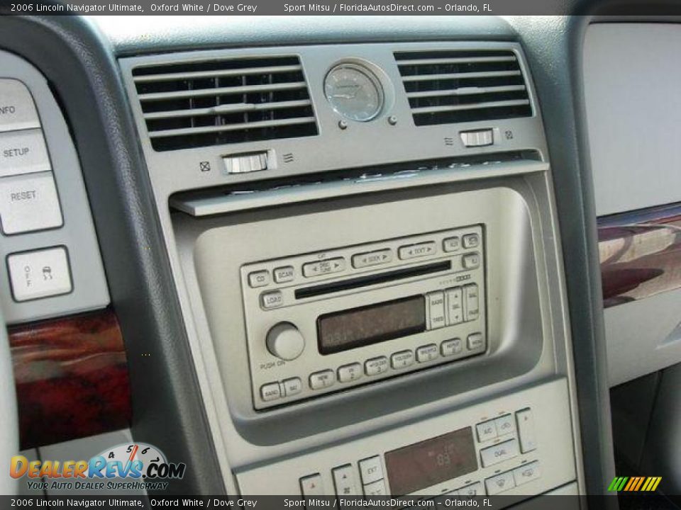 2006 Lincoln Navigator Ultimate Oxford White / Dove Grey Photo #21