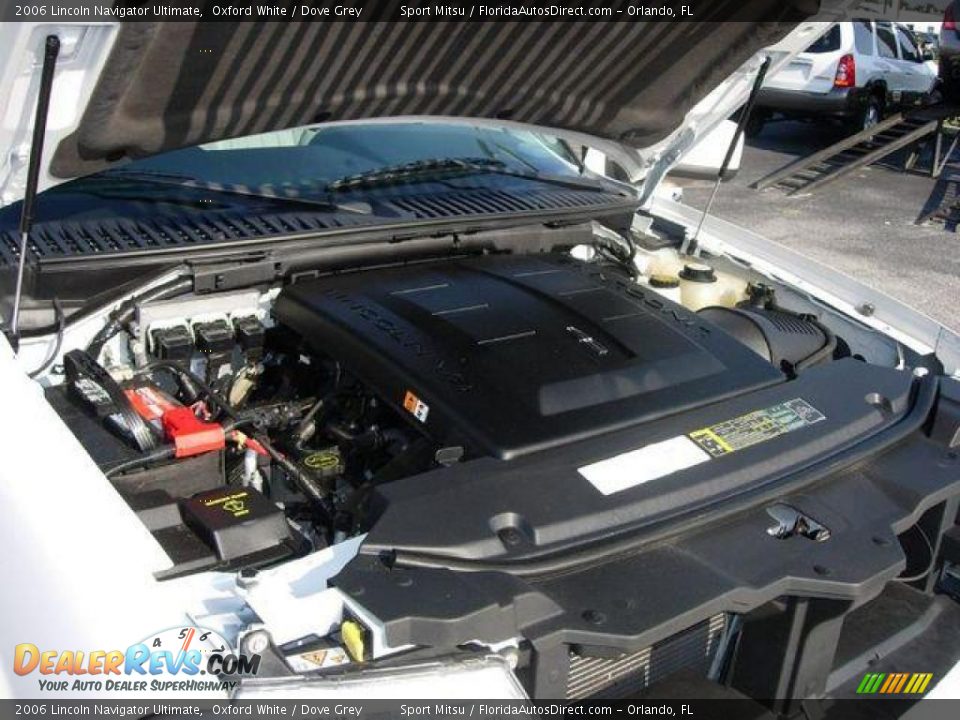 2006 Lincoln Navigator Ultimate Oxford White / Dove Grey Photo #26