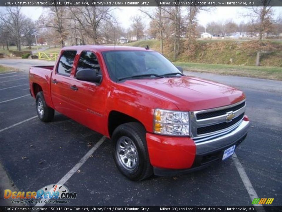 2007 Chevrolet Silverado 1500 LS Crew Cab 4x4 Victory Red / Dark Titanium Gray Photo #1