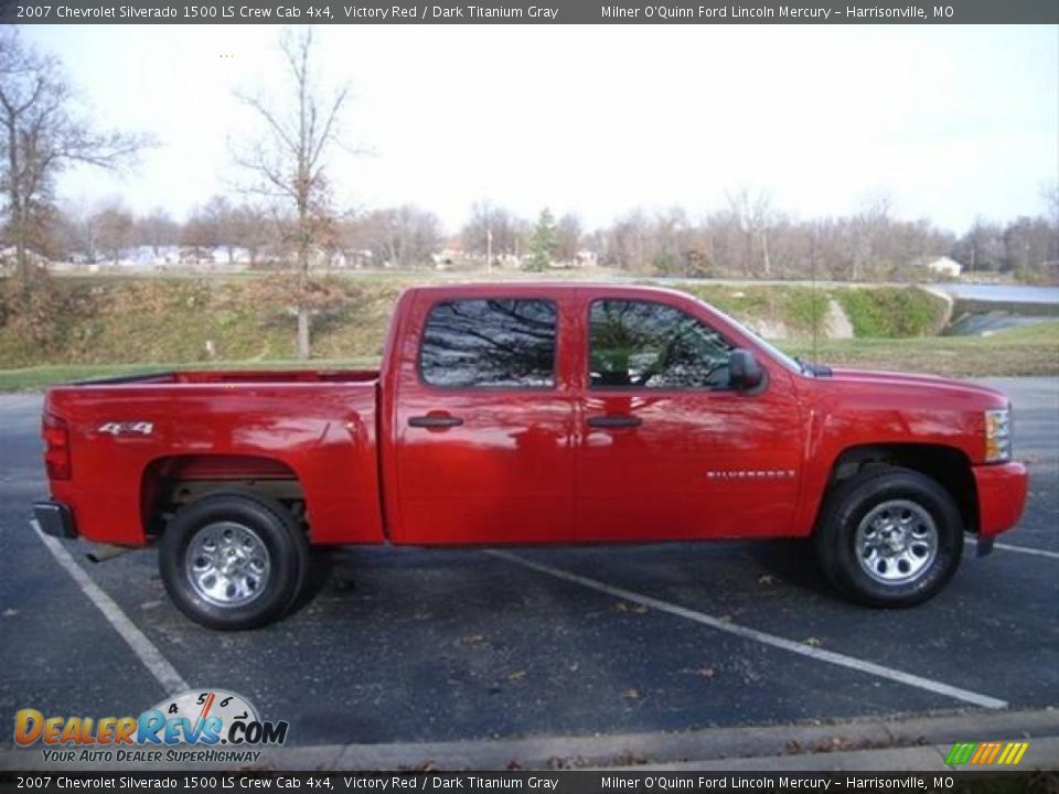 2007 Chevrolet Silverado 1500 LS Crew Cab 4x4 Victory Red / Dark Titanium Gray Photo #2