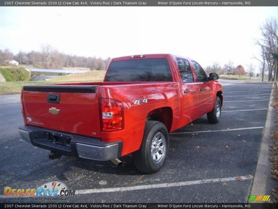 2007 Chevrolet Silverado 1500 LS Crew Cab 4x4 Victory Red / Dark Titanium Gray Photo #3