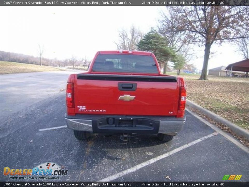 2007 Chevrolet Silverado 1500 LS Crew Cab 4x4 Victory Red / Dark Titanium Gray Photo #4