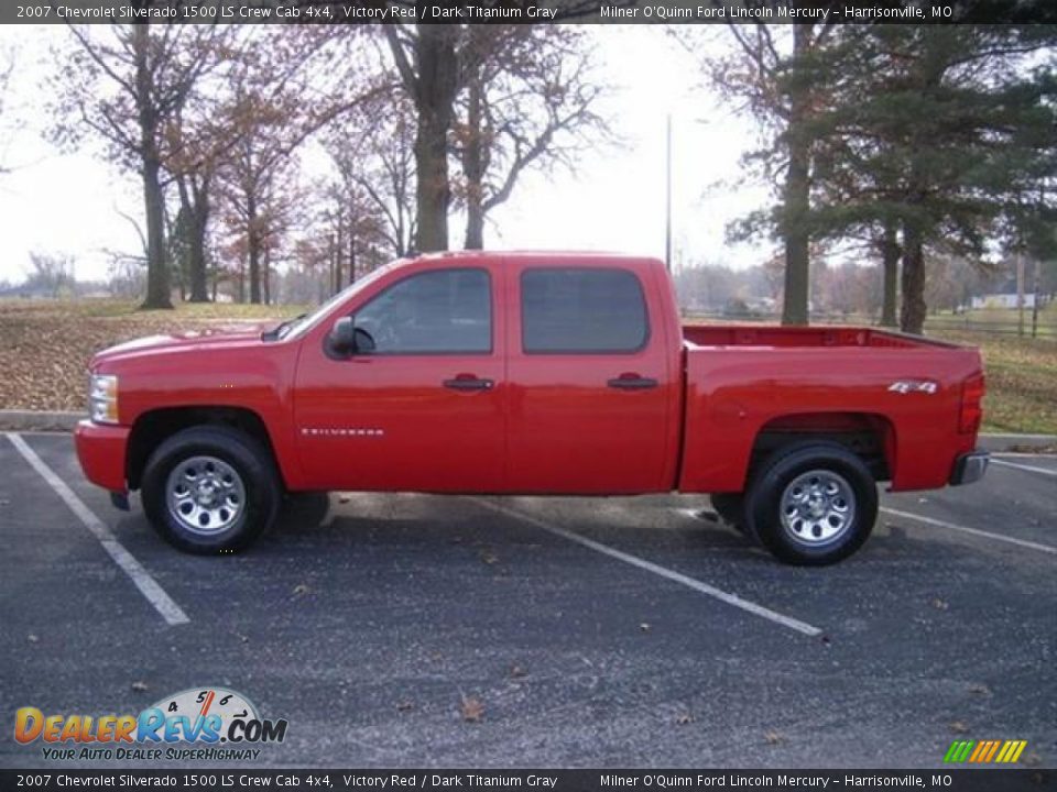 2007 Chevrolet Silverado 1500 LS Crew Cab 4x4 Victory Red / Dark Titanium Gray Photo #6