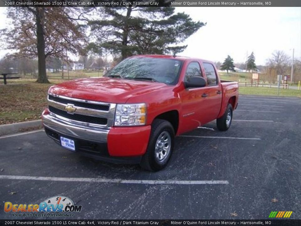 2007 Chevrolet Silverado 1500 LS Crew Cab 4x4 Victory Red / Dark Titanium Gray Photo #7