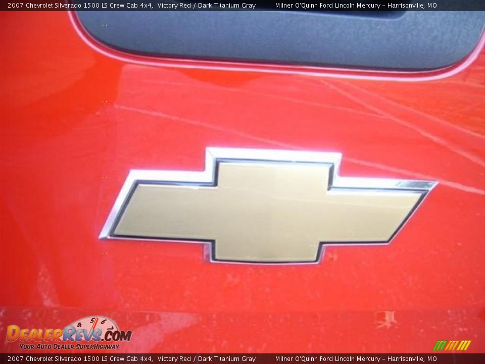 2007 Chevrolet Silverado 1500 LS Crew Cab 4x4 Victory Red / Dark Titanium Gray Photo #12