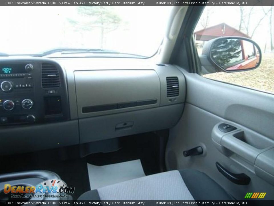 2007 Chevrolet Silverado 1500 LS Crew Cab 4x4 Victory Red / Dark Titanium Gray Photo #18