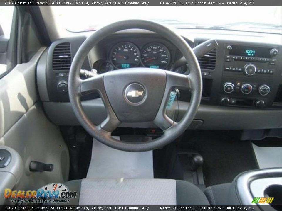 2007 Chevrolet Silverado 1500 LS Crew Cab 4x4 Victory Red / Dark Titanium Gray Photo #19