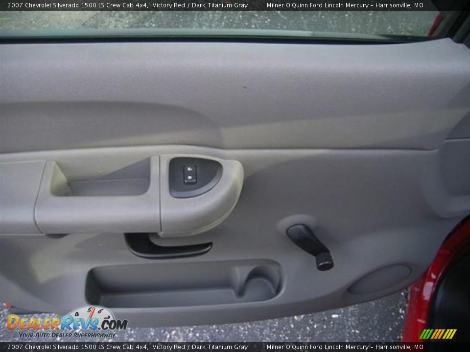 2007 Chevrolet Silverado 1500 LS Crew Cab 4x4 Victory Red / Dark Titanium Gray Photo #21