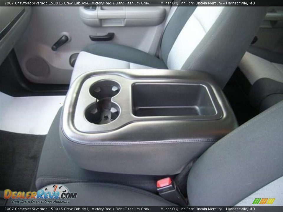2007 Chevrolet Silverado 1500 LS Crew Cab 4x4 Victory Red / Dark Titanium Gray Photo #24