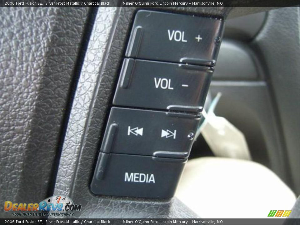 2006 Ford Fusion SE Silver Frost Metallic / Charcoal Black Photo #24