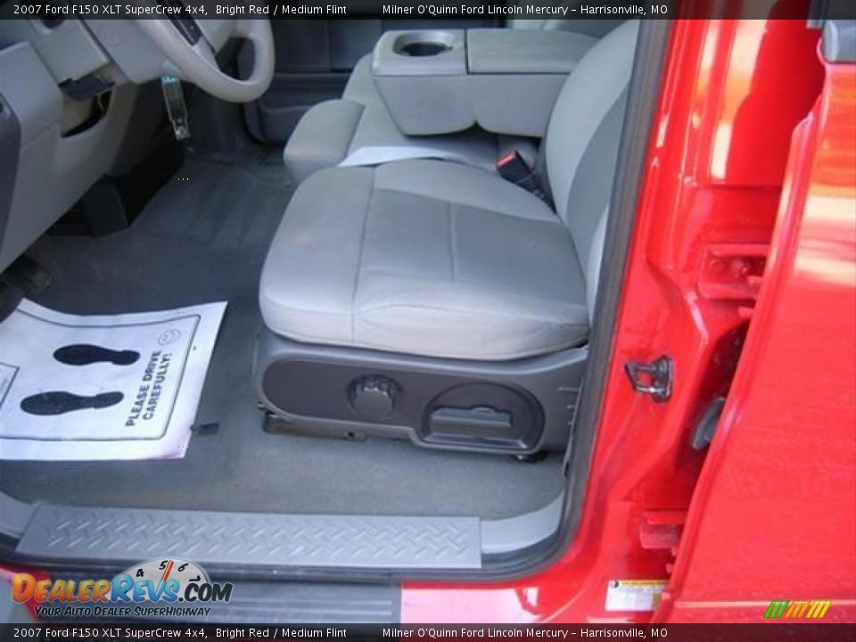 2007 Ford F150 XLT SuperCrew 4x4 Bright Red / Medium Flint Photo #10