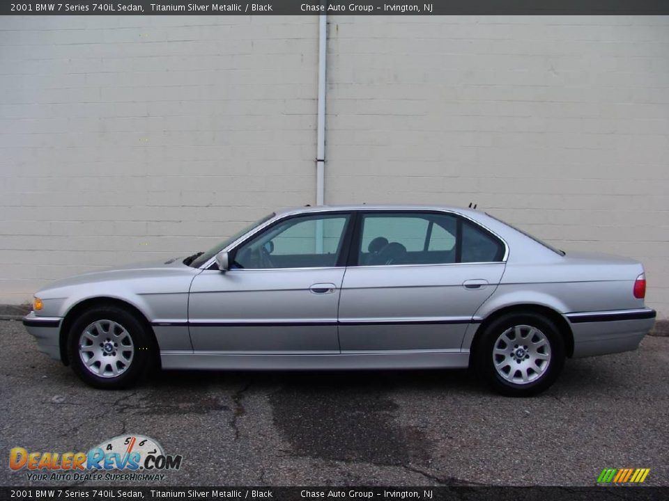 2001 BMW 7 Series 740iL Sedan Titanium Silver Metallic / Black Photo #2