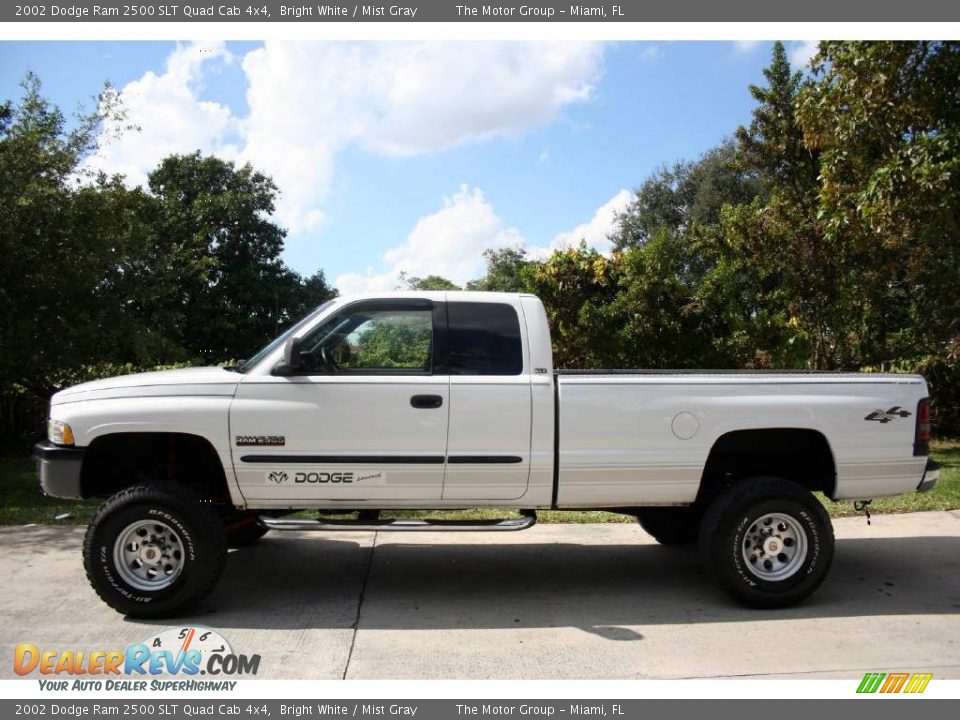 2002 Dodge Ram 2500 SLT Quad Cab 4x4 Bright White / Mist Gray Photo #2