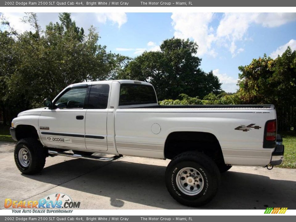2002 Dodge Ram 2500 SLT Quad Cab 4x4 Bright White / Mist Gray Photo #3