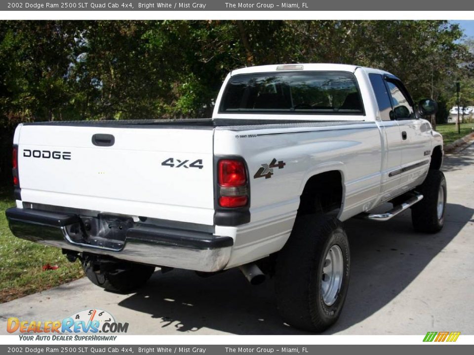 2002 Dodge Ram 2500 SLT Quad Cab 4x4 Bright White / Mist Gray Photo #7