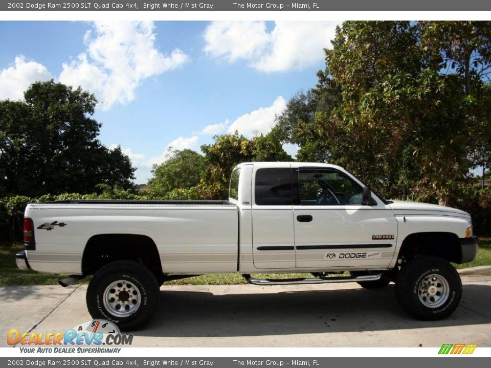 2002 Dodge Ram 2500 SLT Quad Cab 4x4 Bright White / Mist Gray Photo #9