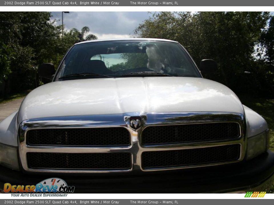 2002 Dodge Ram 2500 SLT Quad Cab 4x4 Bright White / Mist Gray Photo #12