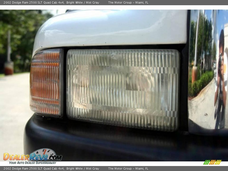 2002 Dodge Ram 2500 SLT Quad Cab 4x4 Bright White / Mist Gray Photo #17