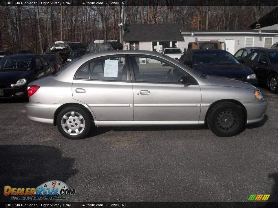 2002 Kia Rio Sedan Light Silver / Gray Photo #4