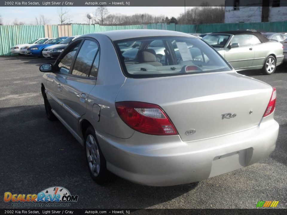 2002 Kia Rio Sedan Light Silver / Gray Photo #7