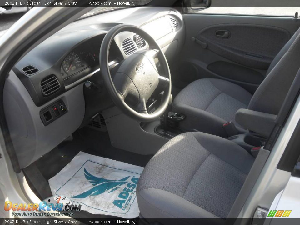 2002 Kia Rio Sedan Light Silver / Gray Photo #9