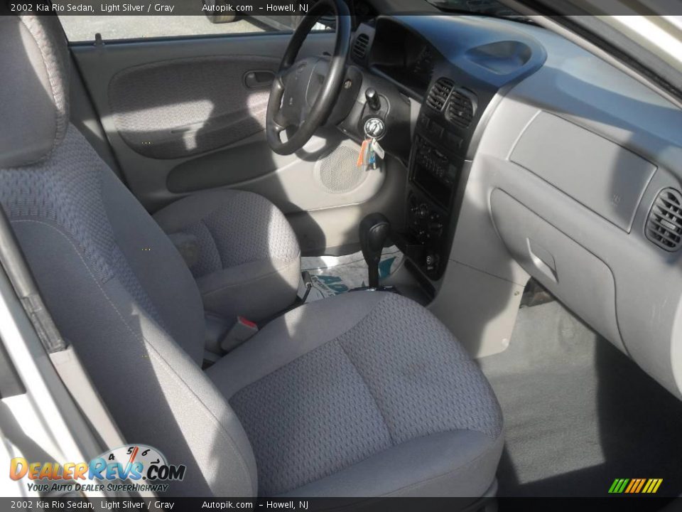 2002 Kia Rio Sedan Light Silver / Gray Photo #10