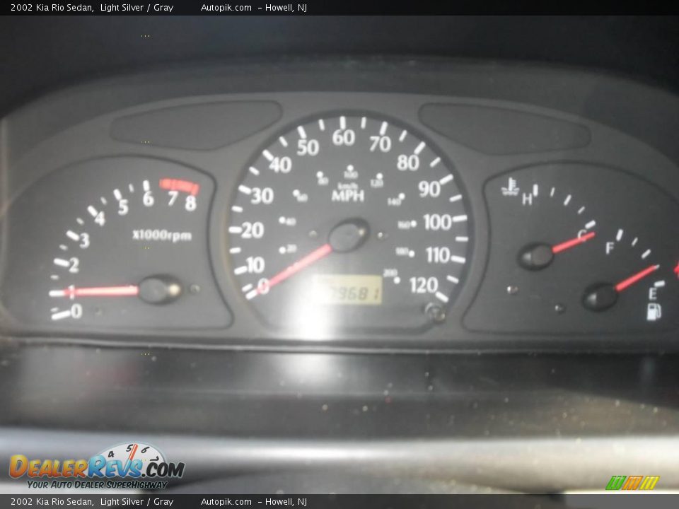 2002 Kia Rio Sedan Light Silver / Gray Photo #15