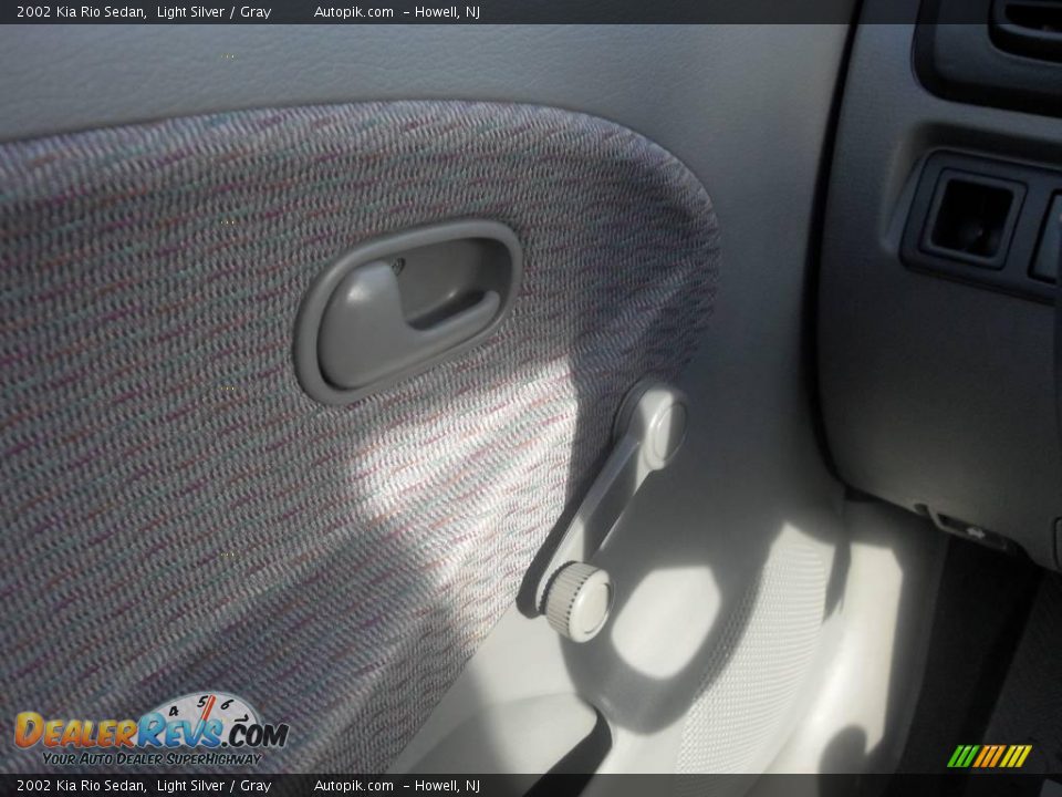 2002 Kia Rio Sedan Light Silver / Gray Photo #16
