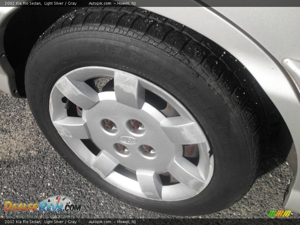 2002 Kia Rio Sedan Light Silver / Gray Photo #18