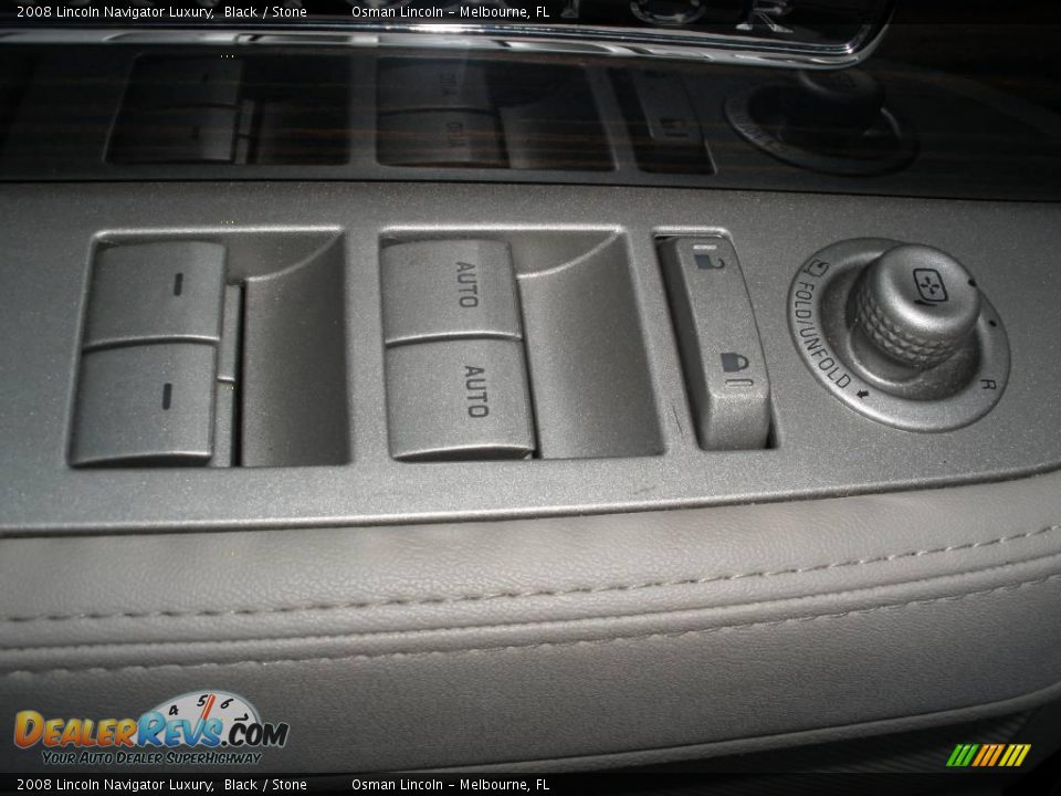 2008 Lincoln Navigator Luxury Black / Stone Photo #11
