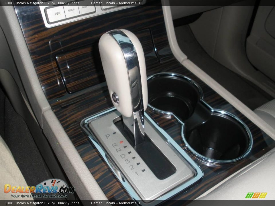 2008 Lincoln Navigator Luxury Black / Stone Photo #24
