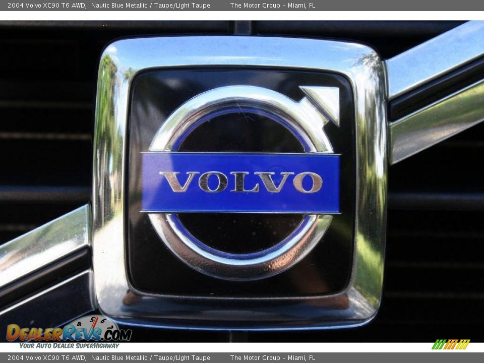 2004 Volvo XC90 T6 AWD Nautic Blue Metallic / Taupe/Light Taupe Photo #29
