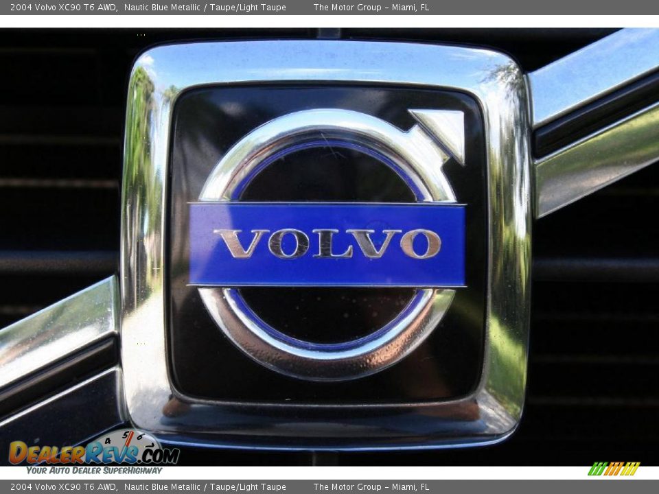 2004 Volvo XC90 T6 AWD Nautic Blue Metallic / Taupe/Light Taupe Photo #32