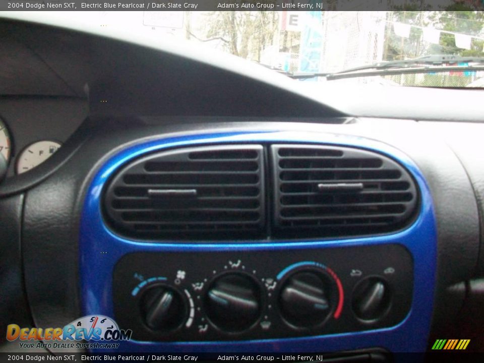2004 Dodge Neon SXT Electric Blue Pearlcoat / Dark Slate Gray Photo #12