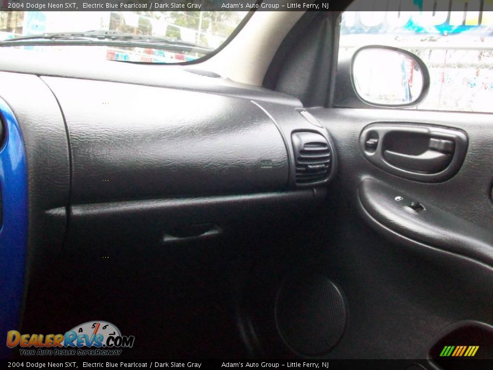 2004 Dodge Neon SXT Electric Blue Pearlcoat / Dark Slate Gray Photo #15