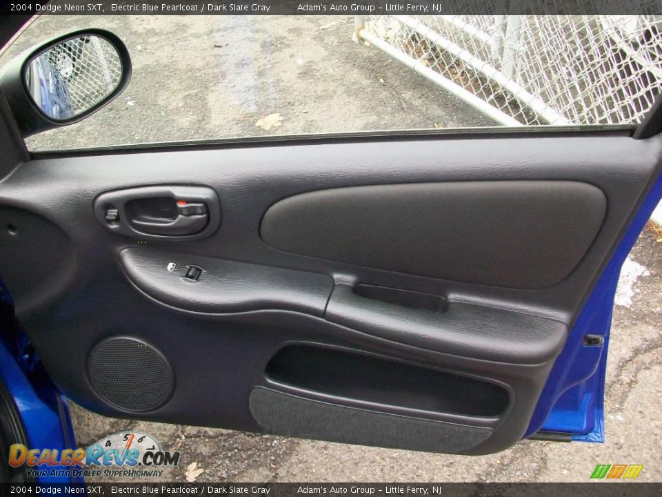 2004 Dodge Neon SXT Electric Blue Pearlcoat / Dark Slate Gray Photo #18